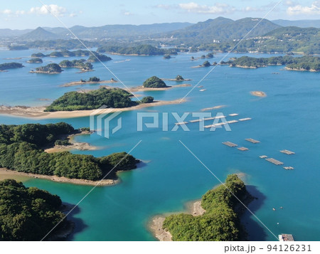 佐世保市の白浜海浜公園の上空から九十九島の空撮 94126231