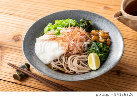 夏のとろろぶっかけ蕎麦 94126326