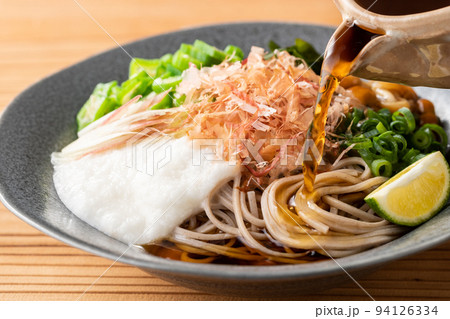 夏のとろろぶっかけ蕎麦 94126334