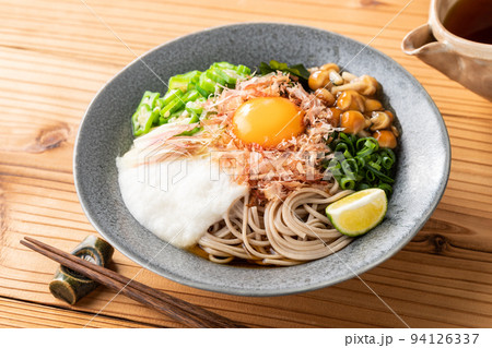 夏のとろろぶっかけ蕎麦 94126337