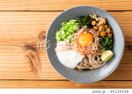 夏のとろろぶっかけ蕎麦 94126348