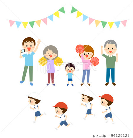 走る子どもの応援をする家族 94129125