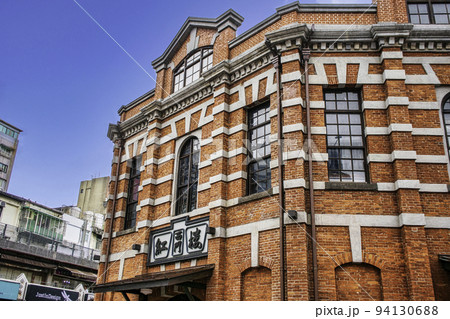 台北　西門紅楼（しーめんほんろう）　赤レンガ造り、八角形の2階建ての歴史的建築物　三級古跡 94130688