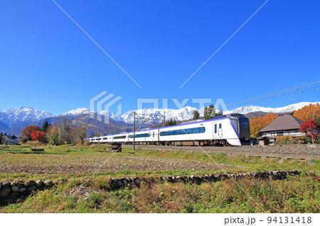 大糸線 晩秋の白馬山麓を行く特急あずさ 大糸線 晩秋の白馬山麓を行く特急あずさ 94131418