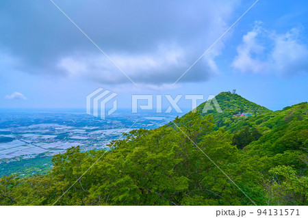 茨城の筑波山 女体山頂から西側の男体山方面を見る 94131571