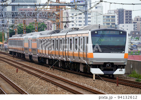 試運転中の中央線二階建て車両（サロE233） 94132612