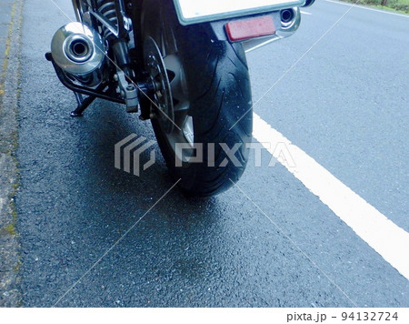 雨のバイクツーリング 雨のバイクツーリング 94132724