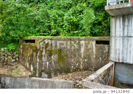 富山県魚津市東山地区の東山円筒分水槽の様子 94132840