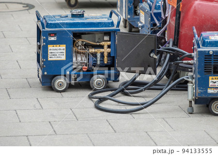 石材タイル洗浄　高圧洗浄機と水タンク 94133555