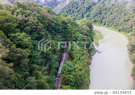 天龍峡大橋から見る天竜川と飯田線 94134655