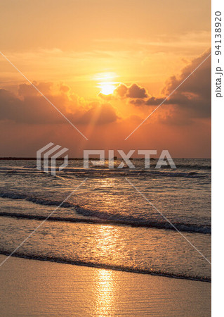 群衆 密集 人ごみ 94138920