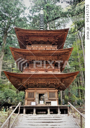 光前寺（こうぜんじ）は、長野県駒ヶ根市赤穂にある天台宗の別格本山の寺院である。 94143776