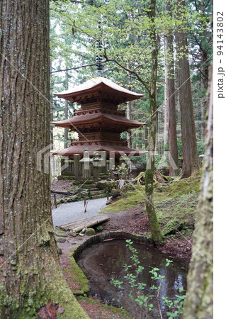 光前寺（こうぜんじ）は、長野県駒ヶ根市赤穂にある天台宗の別格本山の寺院である。 94143802