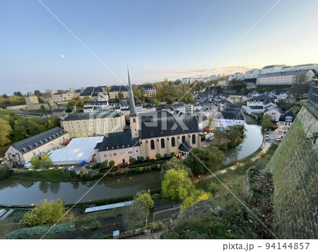 ヨーロッパの小国ルクセンブルクの街並み 94144857