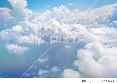 飛行機から見る雲海 飛行機から見る雲海 94145633