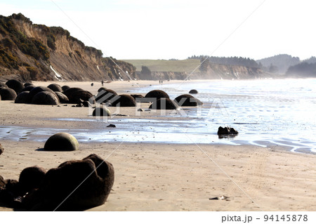 Moeraki Boulders Beach in newzealand 94145878