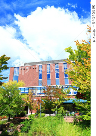 多治見駅北口、虎渓用水広場と中之郷テラスの風景 多治見駅北口、虎渓用水広場と中之郷テラスの風景 94145990