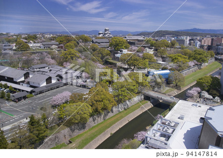 桜の熊本城と城彩苑 94147814
