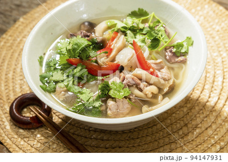 鶏肉のフォー　ベトナム料理 94147931
