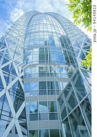 東京都新宿区のオフィス街の高層ビルが立ち並ぶ風景 東京都新宿区のオフィス街の高層ビルが立ち並ぶ風景 94149810