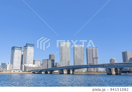 東京都中央区 快晴の晴海の街並みと晴海大橋 東京都中央区 快晴の晴海の街並みと晴海大橋 94151082