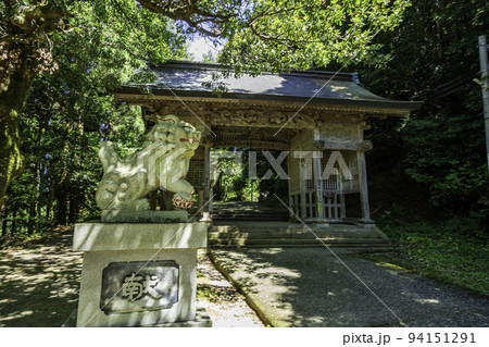 倭文神社 　随身門　鳥取県湯梨浜町 94151291