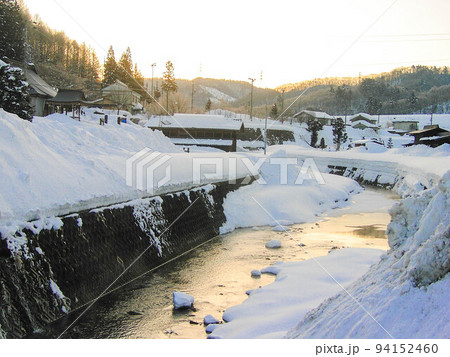 冬の寒い風景　岐阜県　高山市荘川町　六厩 94152460