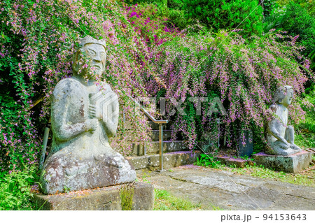 石仏の見張る萩の階段 94153643