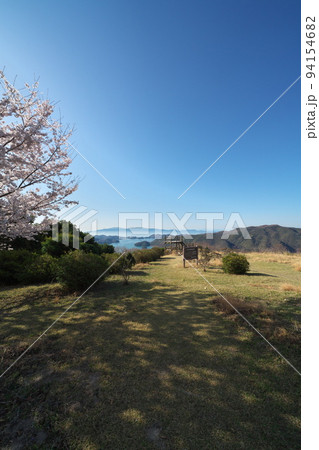 《岡山県》瀬戸内海国立公園 夕立受山で見る春の風景 94154682