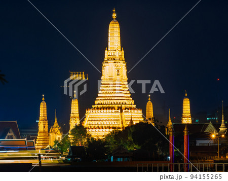 バンコク　ワット・アルン　夜景 94155265