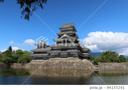 日本のお城：長野県松本市にある松本城 94155291