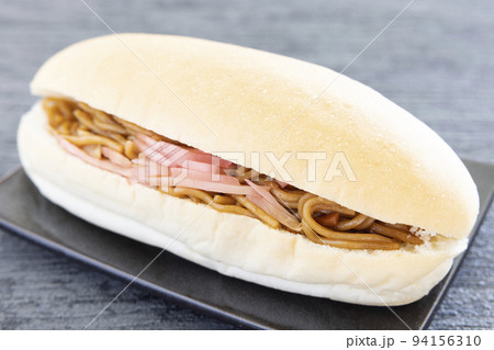 美味しい焼きそばパン 94156310