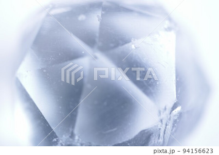 欠けた球体のガラス 灰色 グレー 欠けた球体のガラス 灰色 グレー 94156623