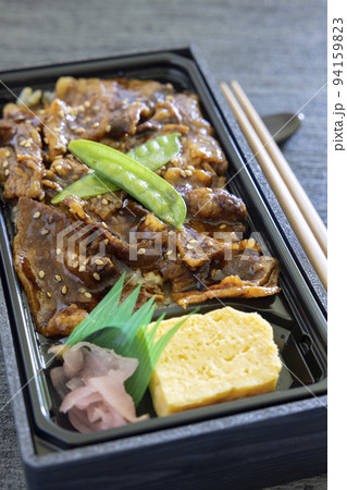 美味しいイベリコ豚の豚焼き肉重弁当 美味しいイベリコ豚の豚焼き肉重弁当 94159823