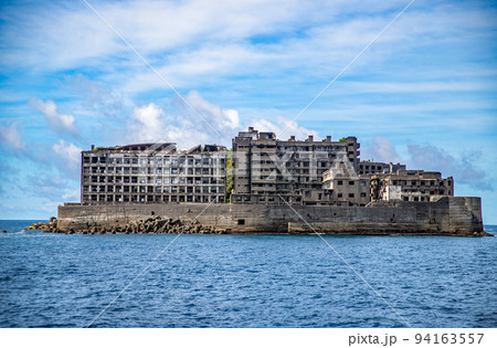 長崎県　軍艦島（端島）の風景 94163557