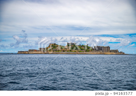長崎県　軍艦島（端島）の風景 94163577