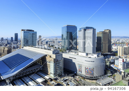 大阪市北区梅田　青空の大阪駅 94167306
