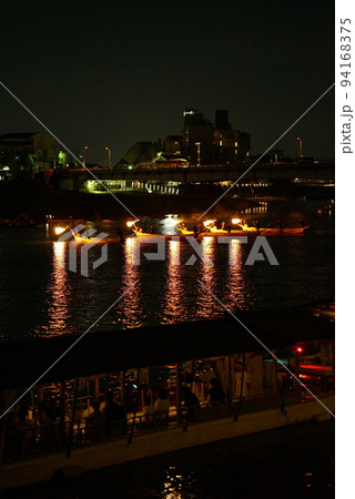 長良川鵜飼の総がらみ 長良川鵜飼の総がらみ 94168375