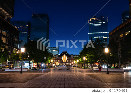 夏の夜の東京駅行幸通り 夏の夜の東京駅行幸通り 94170491