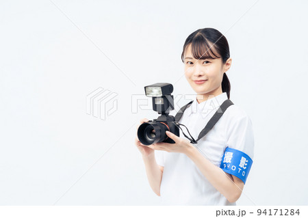 女性のカメラマン 女性のカメラマン 94171284
