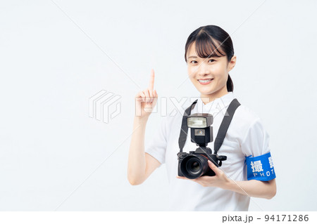 女性のカメラマン 女性のカメラマン 94171286