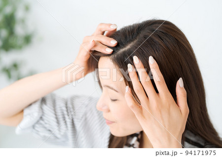 30代女性のヘアケア 30代女性のヘアケア 94171975