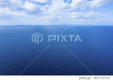 上空から見た海（空撮） 94172515