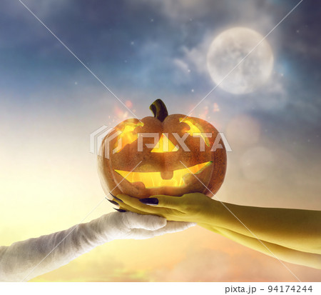 Halloween pumpkin 94174244
