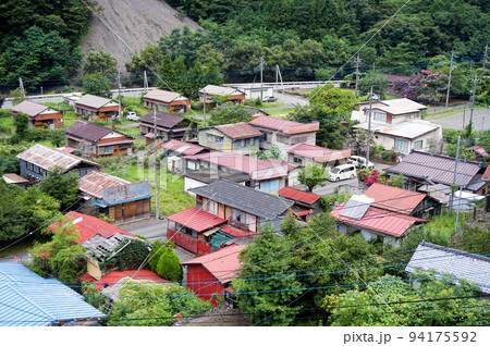新倉集落の町並【山梨県早川町】 新倉集落の町並【山梨県早川町】 94175592
