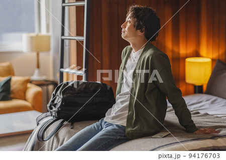 男性 ポートレート 男性 ポートレート 94176703