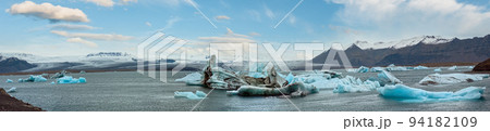 Jokulsarlon glacial lake, lagoon with ice blocks, Iceland. Situated near the edge of the Atlantic Ocean at the head of the Breidamerkurjokull glacier, Vatnajokull icecap or Vatna Glacier. 94182109