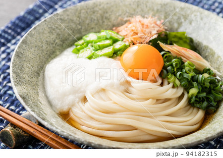 夏の定番、とろろぶっかけうどん 夏の定番、とろろぶっかけうどん 94182315