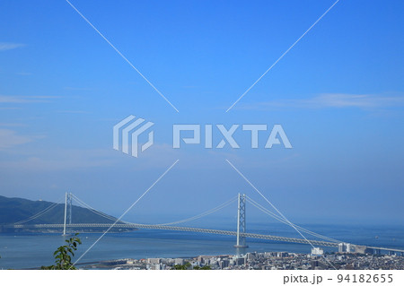神戸側から見る明石海峡大橋 94182655