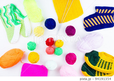 knitting needles with a ball knitting needles with a ball 94191354